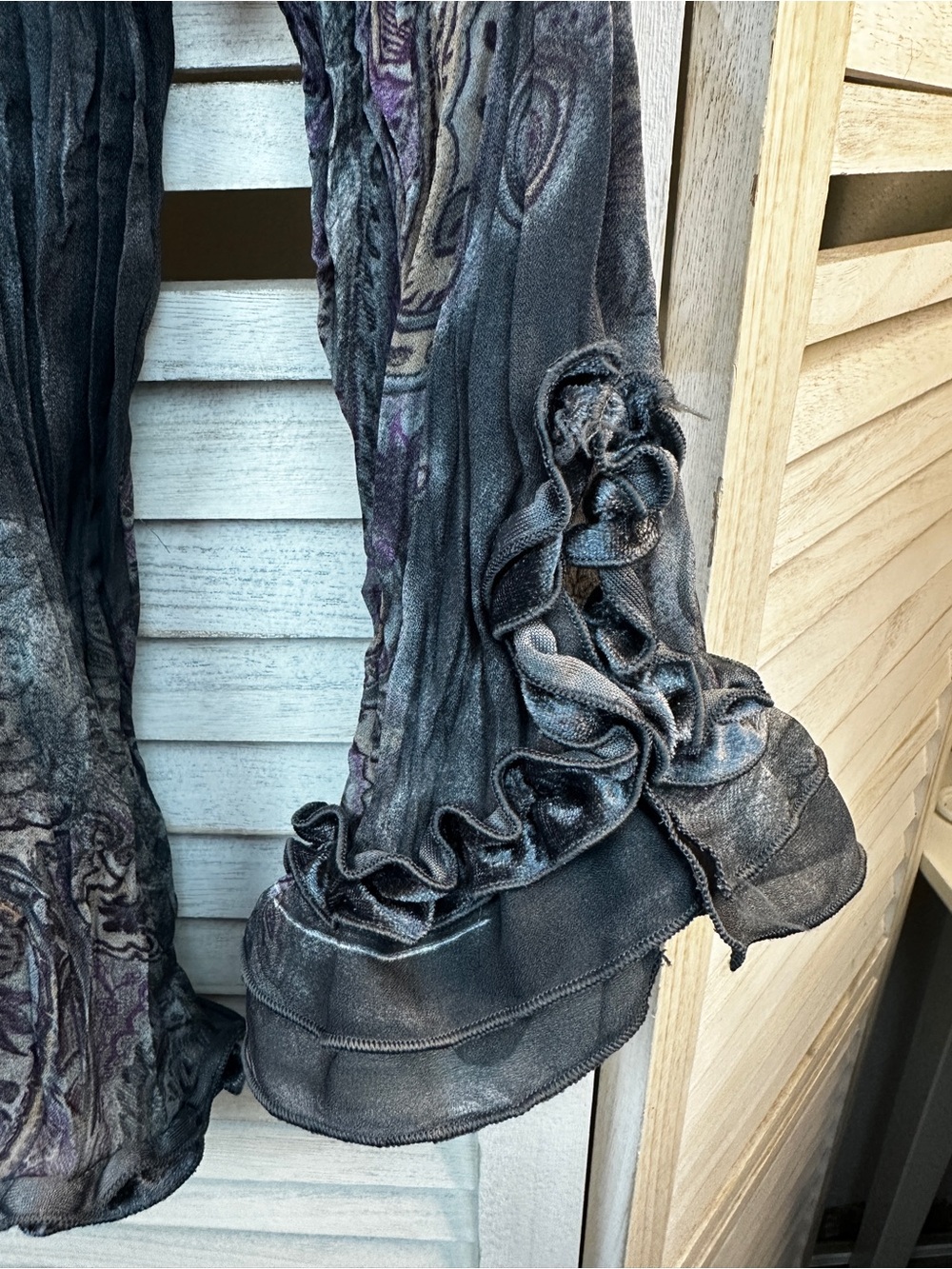 Vintage Crinkle Ruffled Sheer Gray & Purple Paisley Long Bell sleeve top XL Y2K - Picture 5 of 12
